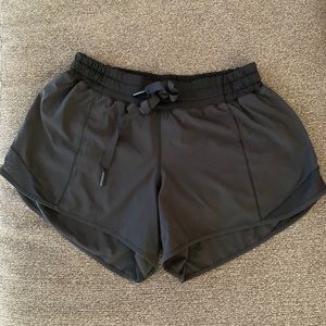 Lululemon Hotty Hot Short 4”